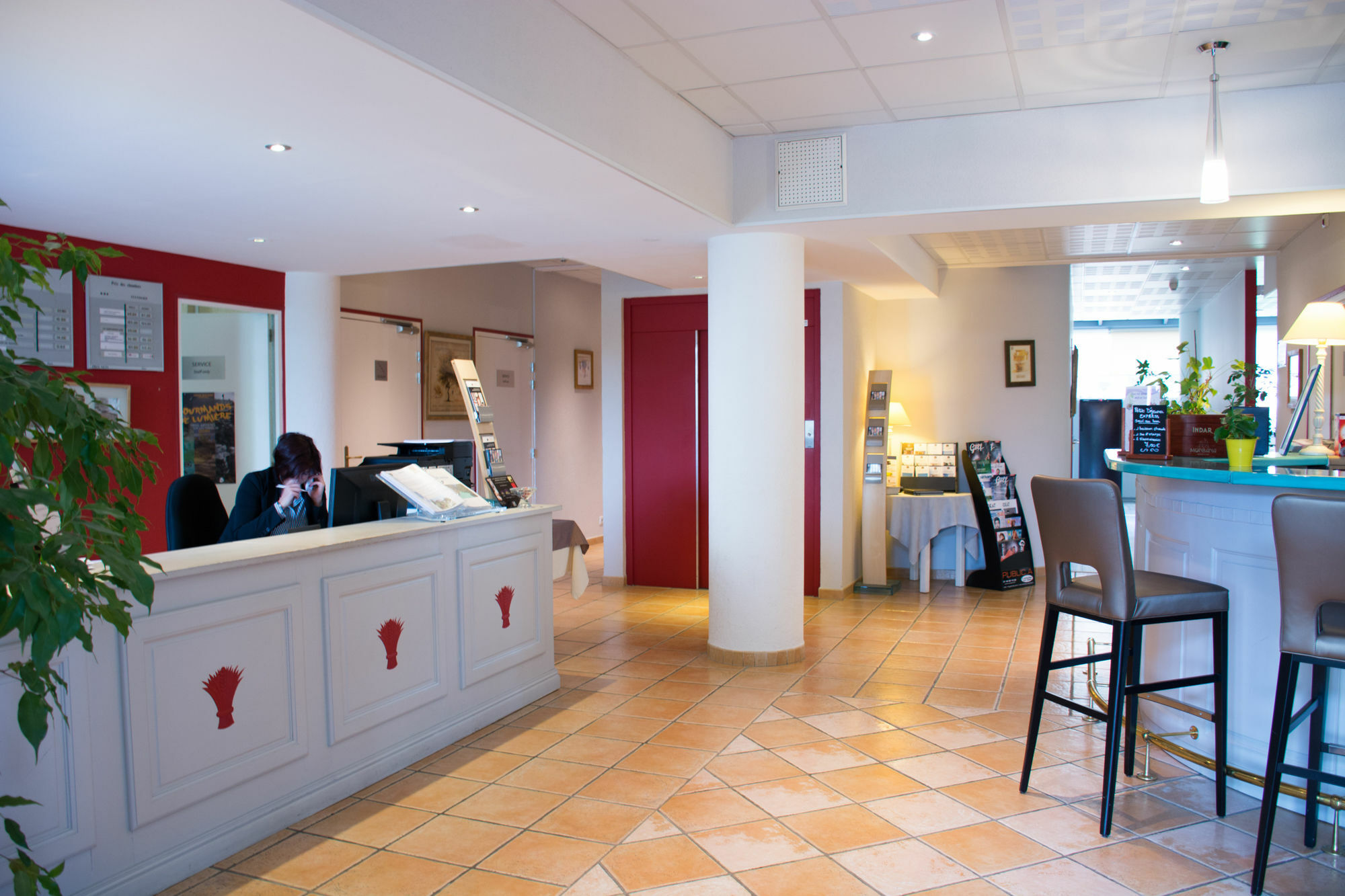 Best Western Hotel Le Sud Manosque Exterior foto