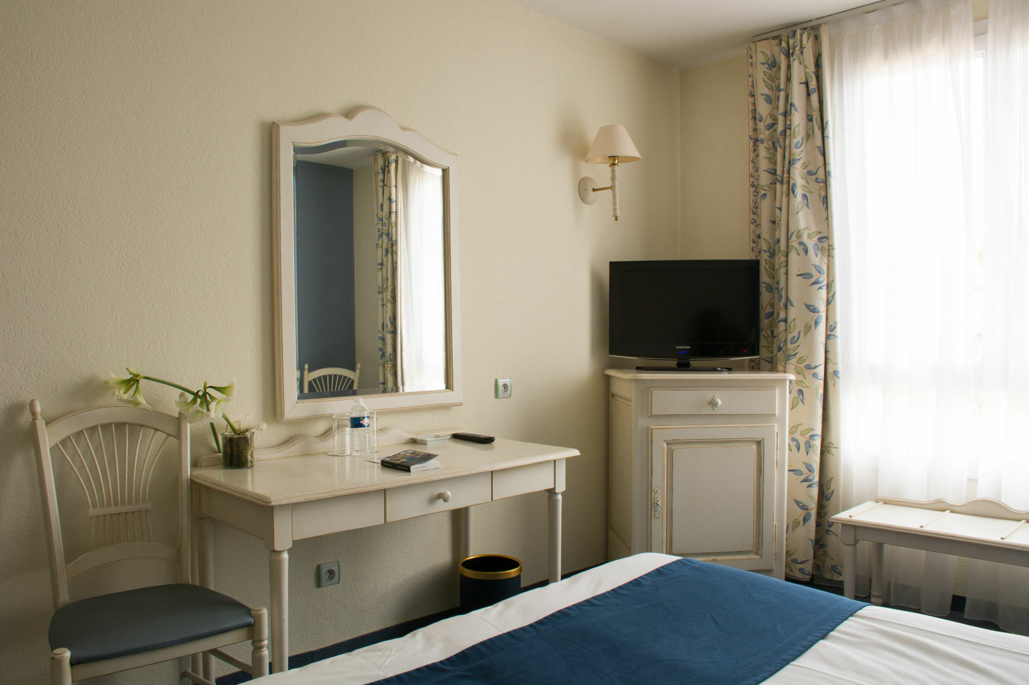 Best Western Hotel Le Sud Manosque Exterior foto